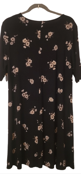 OLD NAVY Black & Daisy T-Shirt Dress Size LARGE **BNWT** - Picture 2 of 3